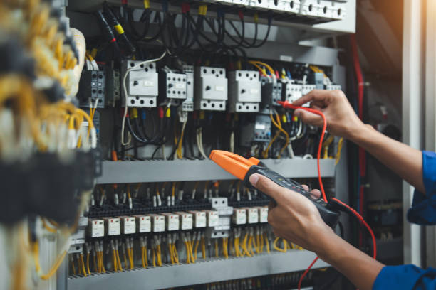 Best Licensed Electrician  in Dysart, IA