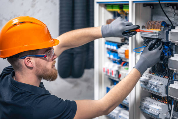 Best Affordable Emergency Electrician  in Dysart, IA